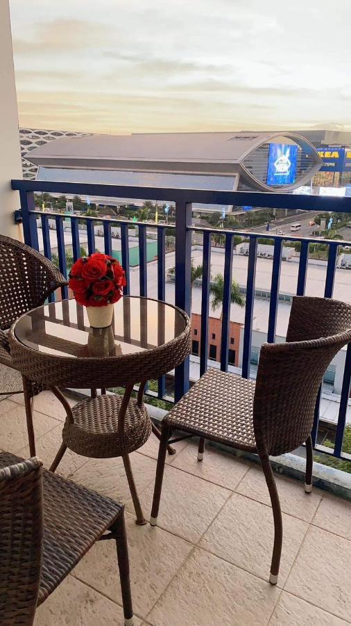 Madison Place At Sea Residences Manila Exterior foto